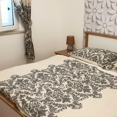 Apartamento Kuca Luce-apartman Br.2