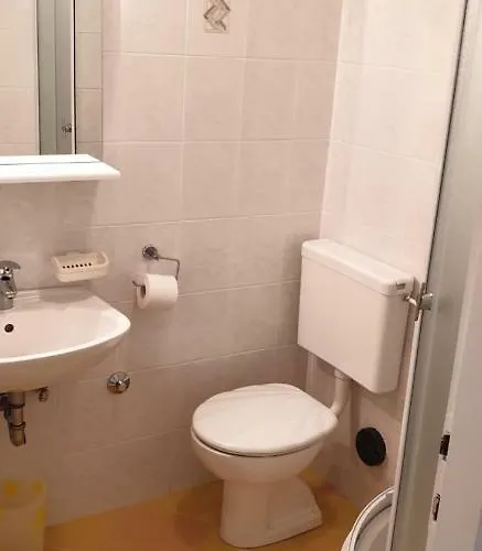 Kuca Luce-apartman Br.2 *