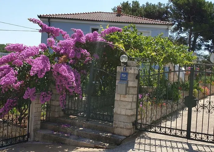 Kuca Luce-apartman Br.2 *